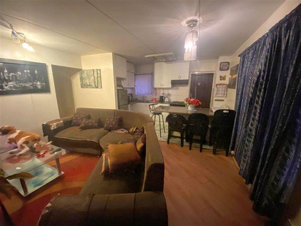 2 Bedroom Property for Sale in Maitland Western Cape